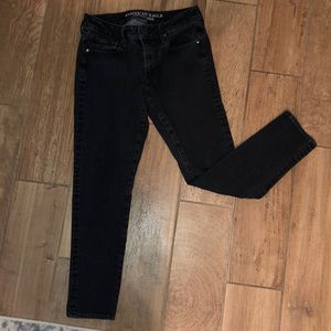 Black American Eagle skinny jeans